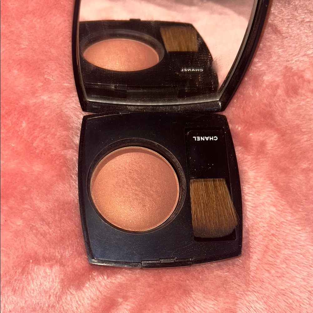 CHANEL blush